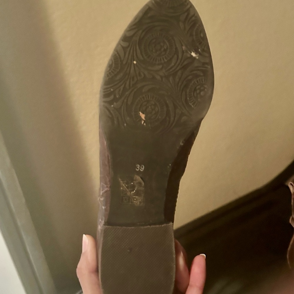 Pretty ankle boots